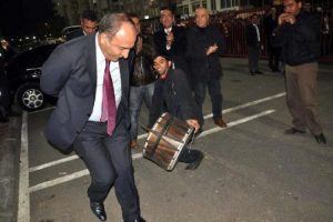 "G&uuml;&ccedil;l&uuml; bir y&ouml;netim arayışı i&ccedil;indeyiz"