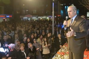 İneg&ouml;l'de miting gibi karşılama