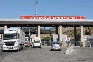 Cilveg&ouml;z&uuml; Sınır Kapısı'ndan kontroll&uuml; ge&ccedil;iş