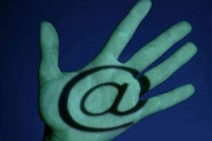 Milyonlarca kişinin e-mail şifresi &ccedil;alındı