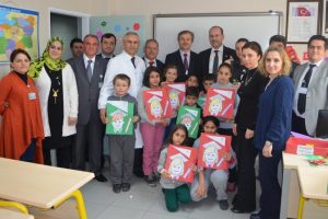 Hastane sınıfında karne coşkusu
