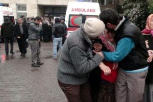 K&ouml;y muhtarı &ouml;ld&uuml;r&uuml;ld&uuml;