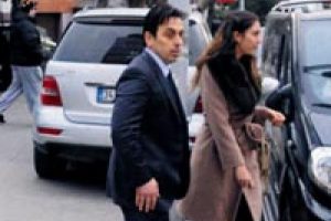 Yeni biri mi var?