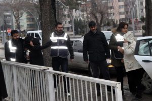 Kayıp kızlar fuhuş operasyonunda bulundu