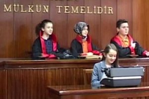 Adliyede "&ccedil;ocuk g&ouml;z&uuml;yle adalet"