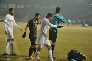 Serdar &Ouml;zkan'ın attığı kafa pahalıya mal oldu