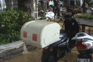 Herkesin g&ouml;z&uuml; &ouml;n&uuml;nde elektrikli bisikleti &ccedil;aldı