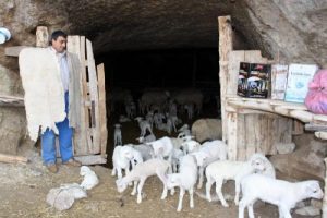 Mağaraların tapusunu istediler
