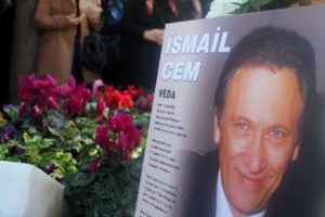 İsmail Cem mezarı başında anıldı