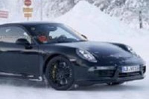 Yeni Porsche 911 g&ouml;r&uuml;nt&uuml;lendi