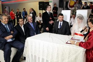 Karaloğlu, nikah şahitliği yaptı