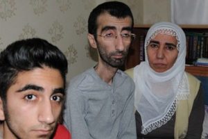 Gen&ccedil; &ouml;ğretmen g&uuml;nden g&uuml;ne eriyor