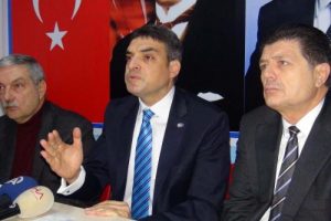 Oran, AK Partili vekillere y&uuml;klendi