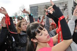 Kadına şiddete dansla protesto