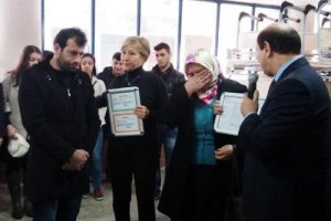 Liseli Cansu karnesini g&ouml;remedi