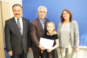 &Ccedil;ocuklar karnelerini Bozbey'den aldı