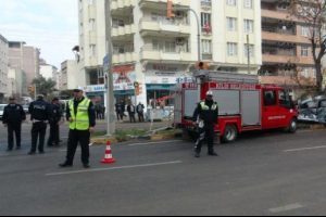 İtfaiye aracı otomobile &ccedil;arptı