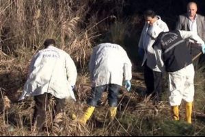 Cesedin &uuml;zerinde kadın &ccedil;amaşırı bulundu