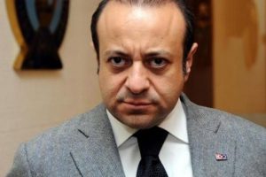 Egemen Bağış başlığa bakıp yanlış tweet attı
