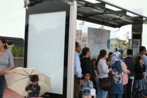 İstanbul'daki otob&uuml;s durağına 'cemaat' ayarı