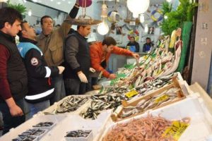 Ka&ccedil;ak avlananlara g&ouml;z a&ccedil;tırılmıyor