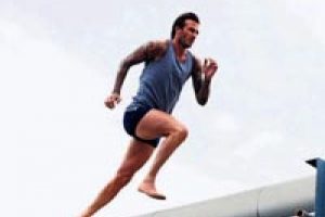 Beckham i&ccedil; &ccedil;amaşırıyla &ccedil;atıda