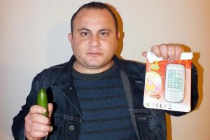 Telefon sipariş etti, kutudan bakın ne &ccedil;ıktı?