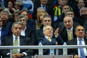 Galibiyeti Aziz Yıldırım ile kutladı