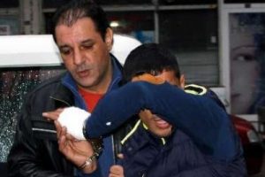 ''Kız'' kavgası &ouml;l&uuml;mle bitti: 1 &ouml;l&uuml;, 8 yaralı