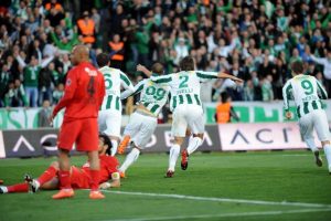 Spor yazarları ve taraftarlar galibiyet i&ccedil;in ne dedi?