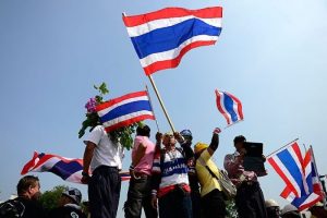 Tayland'da h&uuml;k&uuml;met karşıtı g&ouml;steriler