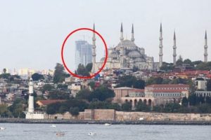Başbakan 'yıkılsın' dedi belediye 'yapılsın' diyor!