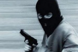 Kaza s&uuml;s&uuml;yle milyon dolarlık soygun