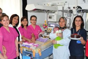 Yardımlarla yaşama tutunan Umut 1 yaşında