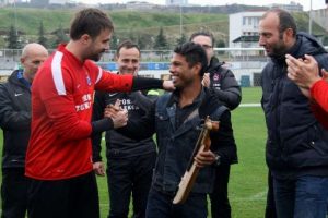 Trabzonspor'dan Alanzinho'ya kemen&ccedil;eli uğurlama