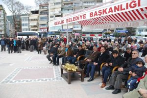 Umre yolcuları dua ve ilahilerle uğurlandı