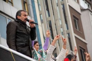 &Ouml;nder'den Chp'ye eleştiri
