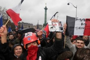 Fransa'da Hollande protestosu