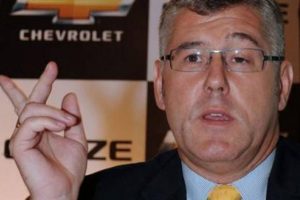 Tata CEO'su balkondan d&uuml;şt&uuml;