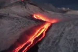Etna Yanardağı 2014'e merhaba dedi