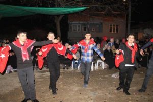 D&uuml;ğ&uuml;n gibi asker eğlencesi