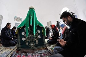 M&uuml;sl&uuml;man Macarlar'dan Başbakan Erdoğan'a dua