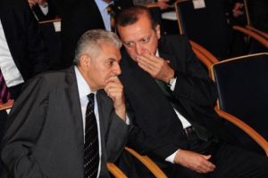 Erdoğan'dan Binali Yıldırım'a ses kısıklığı tavsiyesi
