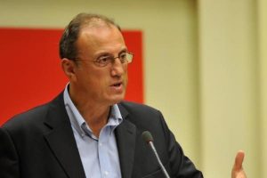 "Başbakan kendisine destek vermeyen iş adamlarına baskı yapıyor"