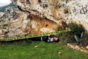 Sır &ouml;l&uuml;m&uuml; ayakkabı &ccedil;amuru &ccedil;&ouml;zecek