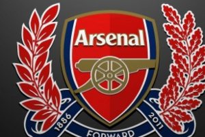 Arsenal'den tarihi forma anlaşması