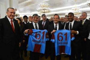 D&uuml;nyaca &uuml;nl&uuml; futbolcu K&ouml;şk'te