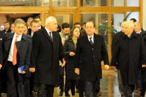 Hollande patronlarla buluştu