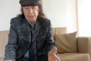 Erkin Koray isyan etti: Terbiyesizlere bakın
