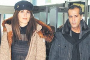 Evliliklerini kurtarmaya &ccedil;alışıyorlar...